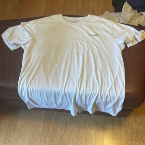 Columbia PFG XXL white and blue beach shirt